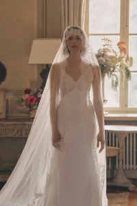 Brautkleid 2702 der Designerin Mia Lavi