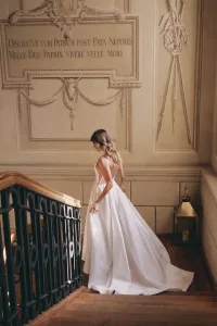 Brautkleid 2737 der Designerin Mia Lavi